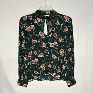 NWOT Green Floral Collared blouse
